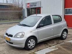 Grijs Gebruikt 2001 Toyota Yaris Terra Hatchback | € 1.950 (Iets duurder)