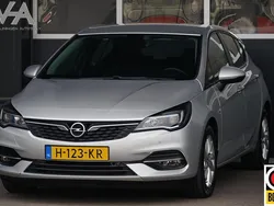 Grijs Gebruikt 2020 Opel Astra Edition Hatchback | € 13.950 (Eerlijke prijs)