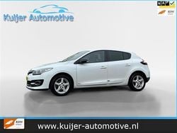 Wit Gebruikt 2015 Renault Mégane III Bose Edition Hatchback | € 6.945 (Eerlijke prijs)