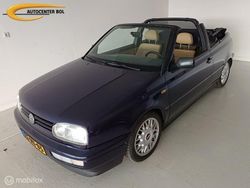 Blauw, metallic lak Gebruikt 1997 VW Golf Cabriolet Cabriolet | € 2.950 (Duur)