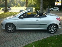 Grijs Gebruikt 2002 Peugeot 206 CC Cabriolet | € 1.250 (Eerlijke prijs)