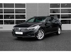 Zwart Gebruikt 2022 VW Passat Business Stationwagen | € 28.945 (Eerlijke prijs)