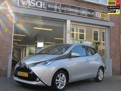 Grijs Gebruikt 2017 Toyota Aygo Hatchback | € 7.950 (Iets duurder)