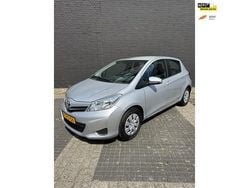 Grijs Gebruikt 2014 Toyota Yaris Hatchback | € 7.450 (Goede deal)