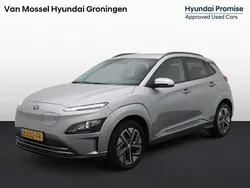 Shimmering silver pearl metallic (r2t) Gebruikt 2024 Hyundai Kona Pure SUV | € 24.640