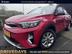 Signal red/black m Gebruikt 2023 Kia Stonic SUV | € 20.300 (Eerlijke prijs)