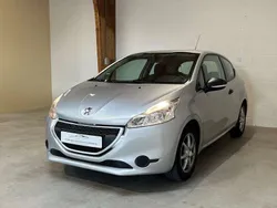 Grijs, metallic lak Gebruikt 2014 Peugeot 208 Access Hatchback | € 5.995 (Eerlijke prijs)