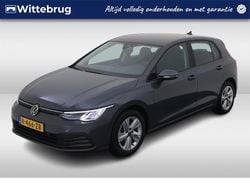 Grijs Gebruikt 2023 VW Golf VIII Life Hatchback | € 22.950 (Goede deal)