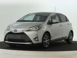 Grijs, metallic lak Gebruikt 2020 Toyota Yaris Limited Hatchback | € 18.245 (Eerlijke prijs)