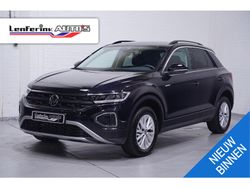 Grijs, metallic lak Gebruikt 2022 VW T-Roc Life SUV | € 25.450 (Eerlijke prijs)