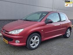 Rood Gebruikt 2005 Peugeot 206 Hatchback | € 1.250 (Eerlijke prijs)