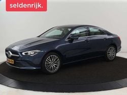 Blauw (metallic) Gebruikt 2022 Mercedes CLA250e Luxury Sedan | € 29.900 (Eerlijke prijs)