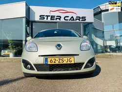 Geel, metallic lak Gebruikt 2008 Renault Twingo Initiale Hatchback | € 3.800 (Eerlijke prijs)