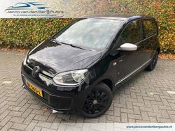 Zwart (metallic) Gebruikt 2015 VW up! Hatchback | € 5.950 (Goede deal)