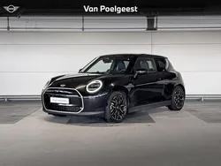Zwart Gebruikt 2024 Mini Cooper Favoured Hatchback | € 38.900 (Super prijs)