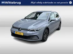 Grijs Gebruikt 2022 VW Golf VIII Style Hatchback | € 24.450 (Goede deal)