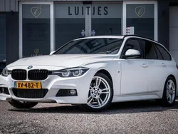Wit, metallic lak Gebruikt 2019 BMW 318 M Sport Stationwagen | € 22.500 (Eerlijke prijs)