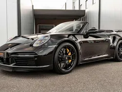 Zwart, metallic lak Gebruikt 2020 Porsche 992 Cabriolet | € 219.950 (Goede deal)