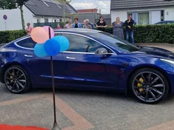 Blauw Gebruikt 2019 Tesla Model 3 Sedan | € 17.250 (Goede deal)