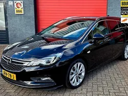 Zwart Gebruikt 2016 Opel Astra Innovation Stationwagen | € 11.950 (Iets duurder)