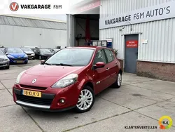 Rood Gebruikt 2010 Renault Clio II Dynamique Hatchback | € 3.950 (Iets duurder)