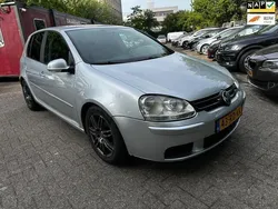 Grijs Gebruikt 2005 VW Golf IV Hatchback | € 2.350 (Eerlijke prijs)