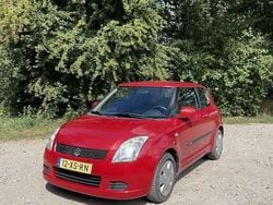 Rood Gebruikt 2007 Suzuki Swift Hatchback | € 2.200 (Eerlijke prijs)