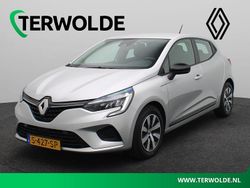 Grijs Gebruikt 2023 Renault Clio V Equilibre Hatchback | € 15.945 (Eerlijke prijs)