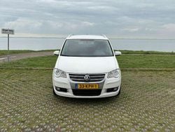 Wit Gebruikt 2010 VW Touran MPV | € 2.881