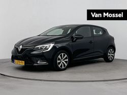 Zwart Gebruikt 2023 Renault Clio V Equilibre Hatchback | € 15.935 (Eerlijke prijs)