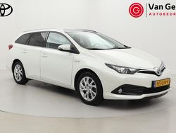 Wit Gebruikt 2015 Toyota Auris Touring Sports Stationwagen | € 13.499 (Eerlijke prijs)