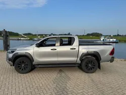 , metallic lak Gebruikt 2022 Toyota HiLux Pickup | € 80.000