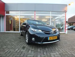 Blauw Gebruikt 2014 Toyota Auris Hatchback | € 10.950 (Eerlijke prijs)