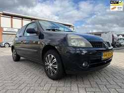 Zwart Gebruikt 2002 Renault Clio II Expression Hatchback | € 550 (Goede deal)