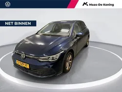 Blauw Gebruikt 2023 VW Golf VIII Life Hatchback | € 25.940 (Eerlijke prijs)
