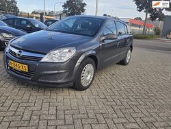Grijs Gebruikt 2009 Opel Astra Selection Hatchback | € 2.750 (Eerlijke prijs)