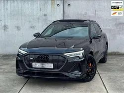 Zwart, metallic lak Gebruikt 2019 Audi e-tron S-Line SUV | € 24.950 (Iets duurder)