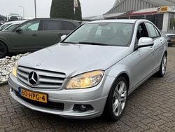 Grijs, metallic lak Gebruikt 2007 Mercedes C220 Sedan | € 8.950 (Iets duurder)