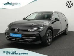 Zwart Gebruikt 2024 VW Passat Business Stationwagen | € 45.200