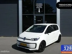 Wit Gebruikt 2017 VW up! move up! Hatchback | € 7.795 (Eerlijke prijs)