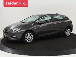 Grijs Gebruikt 2016 Opel Astra Edition Hatchback | € 7.400 (Goede deal)