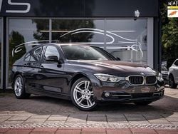 Bruin Gebruikt 2017 BMW 330 Executive Sedan | € 22.650 (Super prijs)
