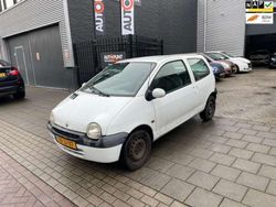 Wit, metallic lak Gebruikt 2002 Renault Twingo Hatchback | € 999 (Eerlijke prijs)