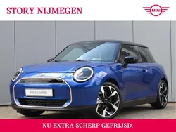 Blauw Nieuw 2025 Mini Cooper Favoured Hatchback | € 38.500 (Eerlijke prijs)