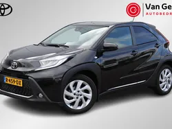 Zwart Gebruikt 2022 Toyota Aygo Hatchback | € 20.999 (Eerlijke prijs)
