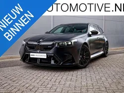 Zwart Nieuw 2025 BMW M5 Comfort Edition Stationwagen | € 174.900 (Duur)