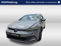 Grijs Gebruikt 2022 VW Golf VIII Business Hatchback | € 24.950 (Goede deal)