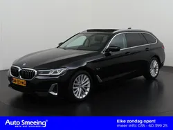 Zwart Gebruikt 2022 BMW 530e Luxury Line Stationwagen | € 39.945 (Goede deal)