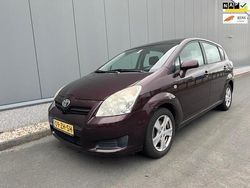 Rood Gebruikt 2008 Toyota Verso Terra MPV | € 2.950 (Eerlijke prijs)