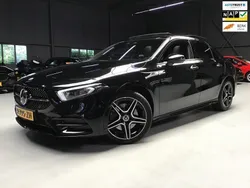 Zwart Gebruikt 2022 Mercedes A250 Premium Plus Sedan | € 32.999 (Eerlijke prijs)